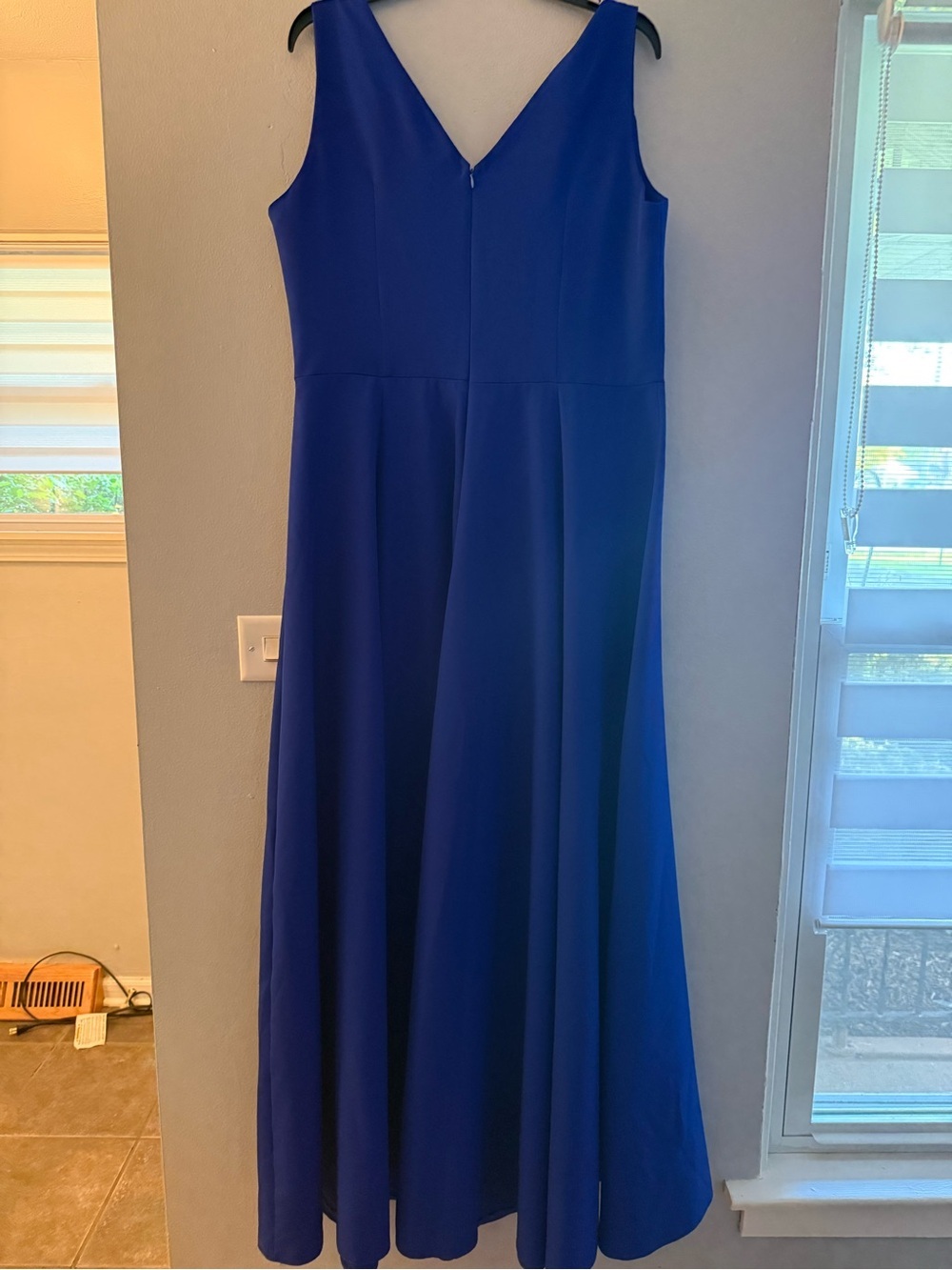 Numoco Elegant V-Neck Royal Blue Maxi Dress - Picture 6 of 6